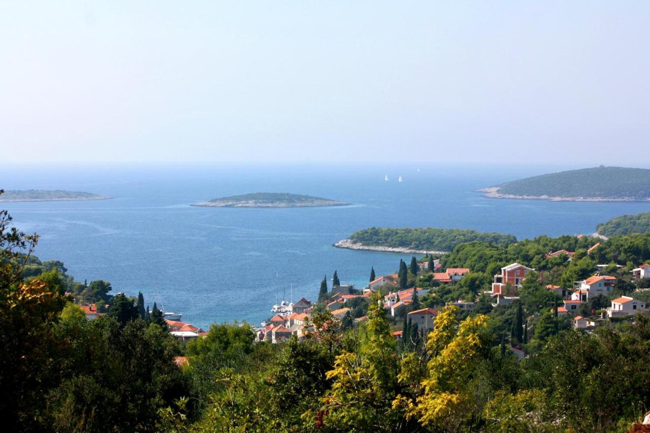 Apartments By The Sea Maslinica, Solta - 14748 Bagian luar foto