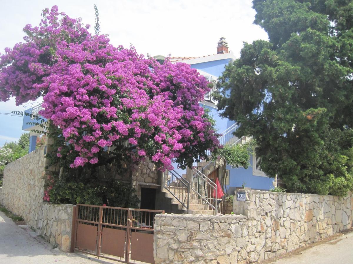 Apartments By The Sea Maslinica, Solta - 14748 Bagian luar foto
