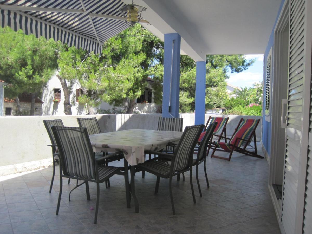 Apartments By The Sea Maslinica, Solta - 14748 Bagian luar foto